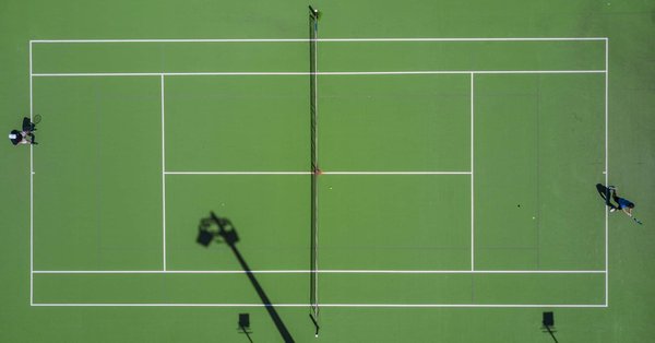 Quelle routine d'échauffement spécifique pour le tennis sur gazon?